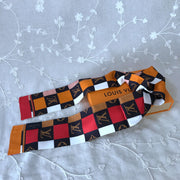 L v scarf