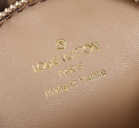 pochette cream color