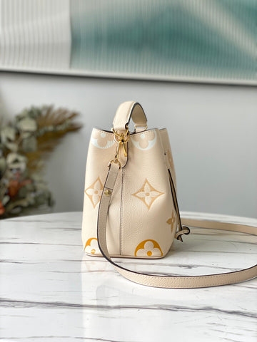 handbag giant 20*20*13cm