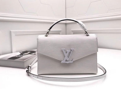 metal accessory vv handbag