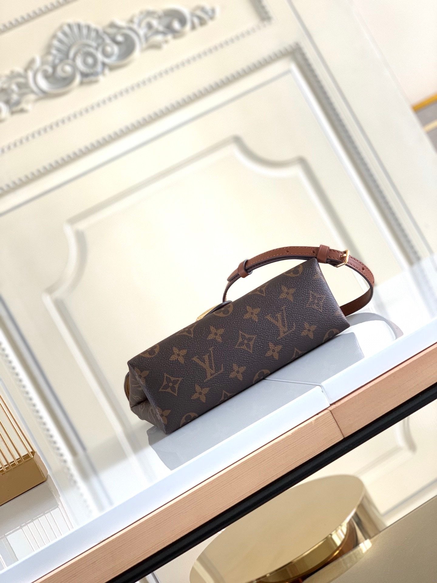 handbag lock brown