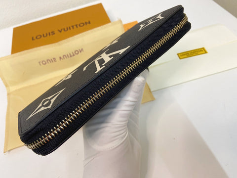 Black retro flower wallet