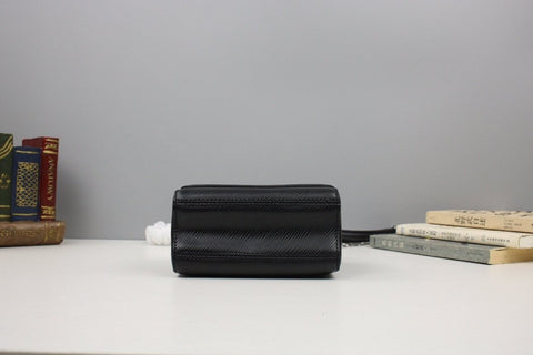 L handbag black