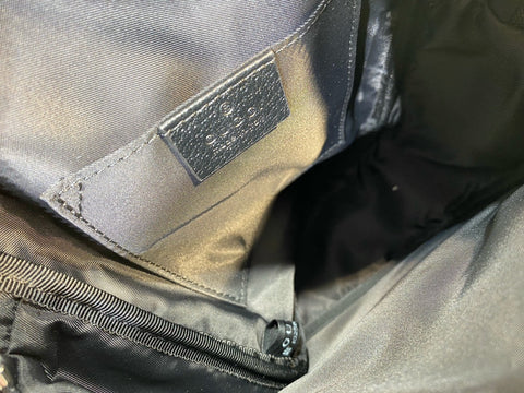 G u c c i backpack 16*22*8.5cm