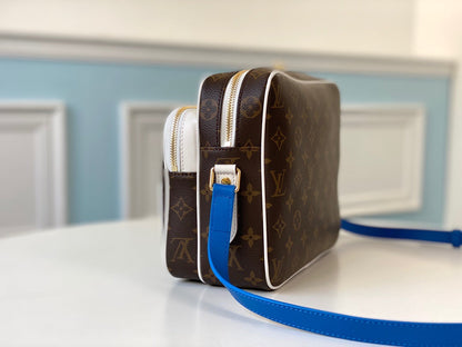 messenger handbag
