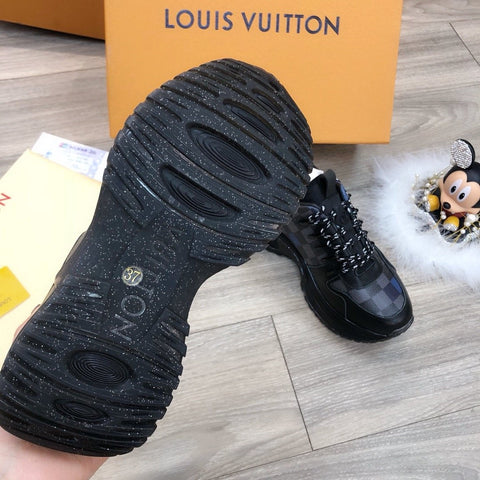 L V - S T A R R // C H E C K - S N E A K E R S - B L A C K