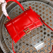 B red hourglass 19cm