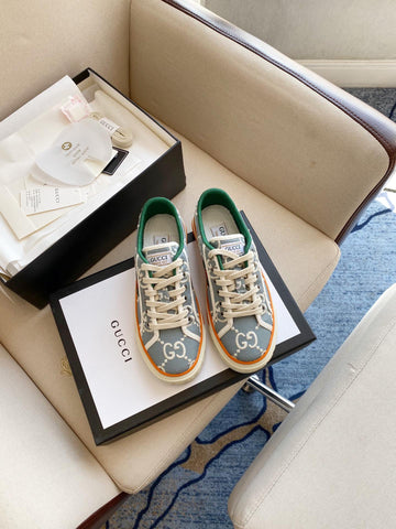 G U c c I tennis sneakers