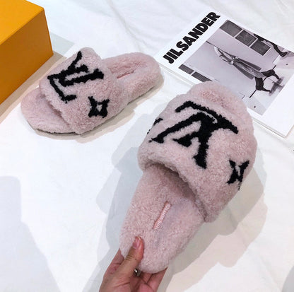 L v slippers