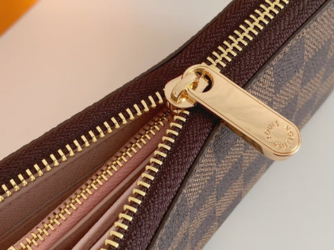 wallet zippy in brown