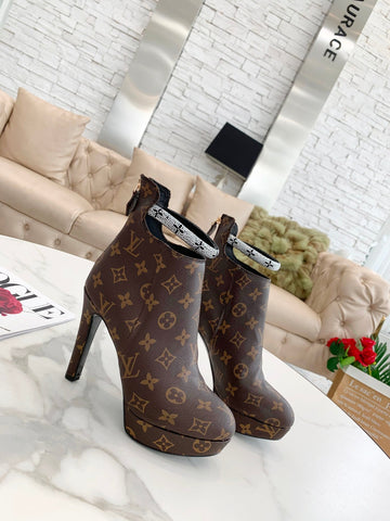 L v boots 2021
