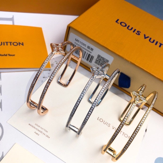 L  fashion bracelet