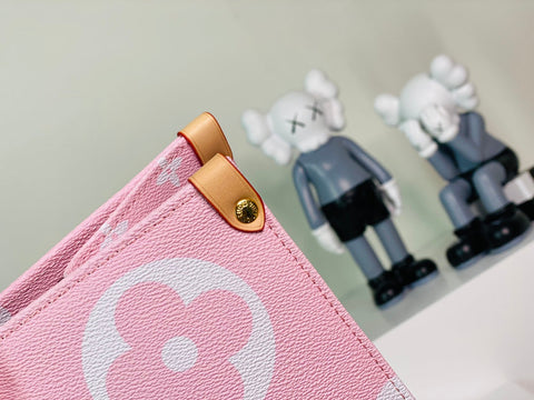 light color handbag 41.0 x 34.0 x 19.0 cm