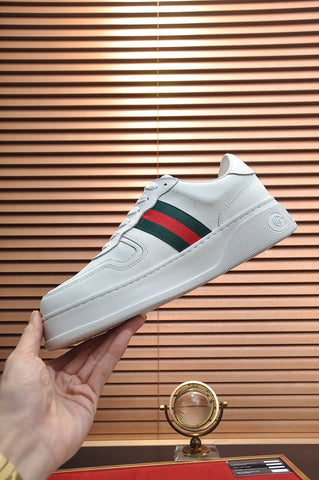 G u c c i 21 white