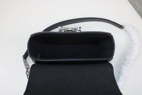 L handbag black