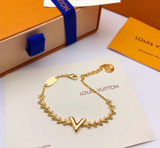 L bracelet