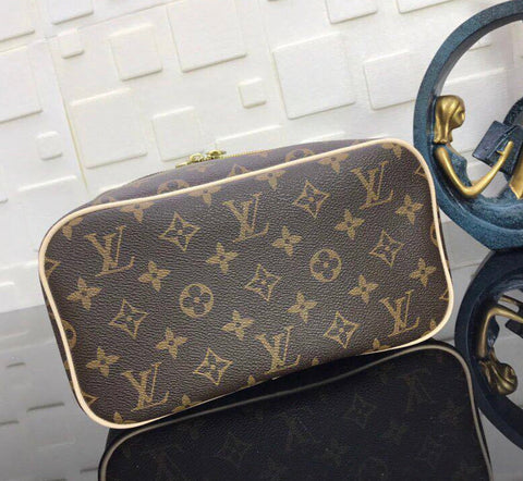 handbag compact vanity