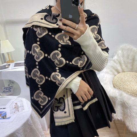 G u c c i scarf