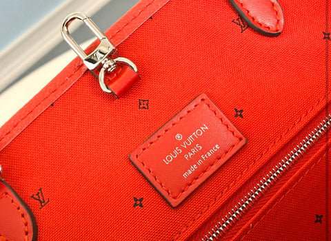 L red tote handbag