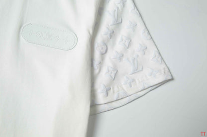L v T-shirt