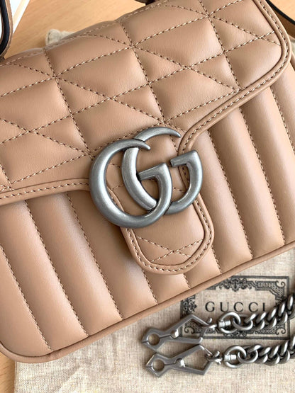 G u c c i marmont W21 H15.5 D8cm
