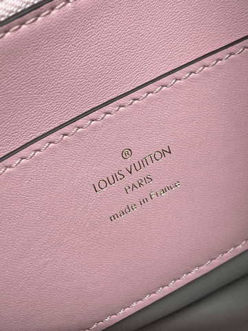 Fashion pink handbag
