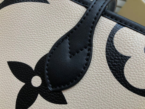 Handbag Size:32×29×17cm