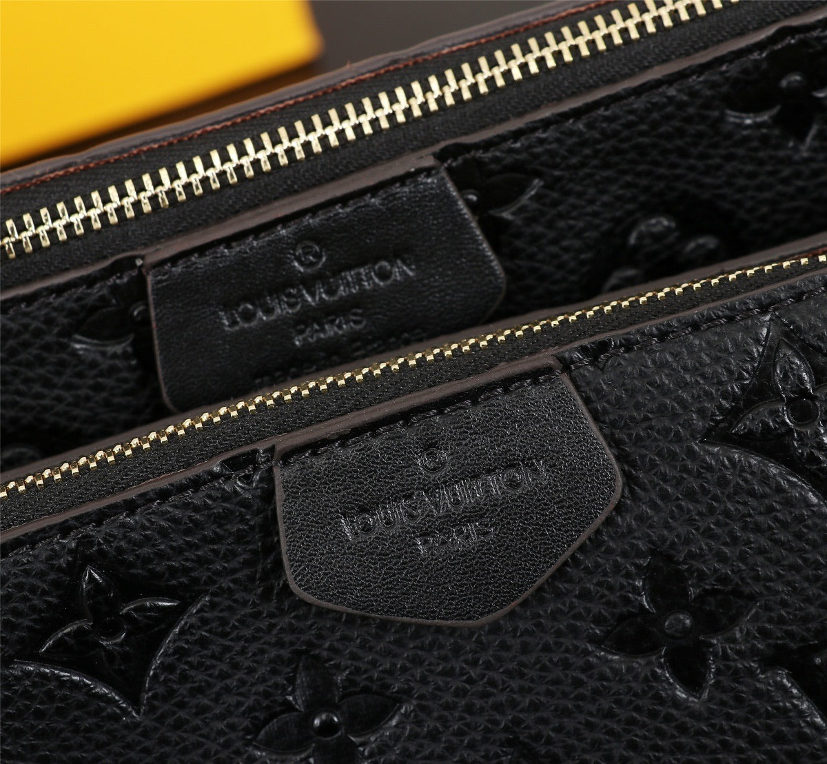 pochette black new