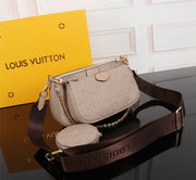 pochette cream color