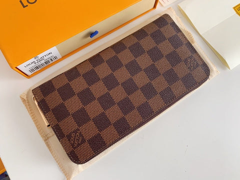 wallet zippy in brown