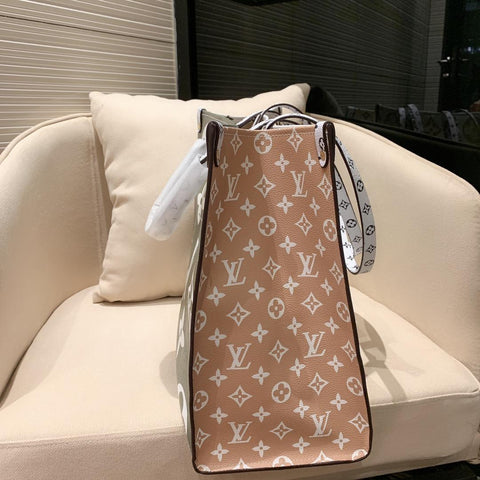 L v tote 42cm