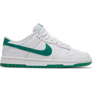 Nike Wmns Dunk Low in White/Green