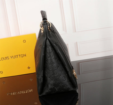 L v tote  42*32*16CM 95