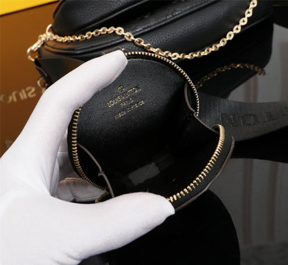 pochette black new