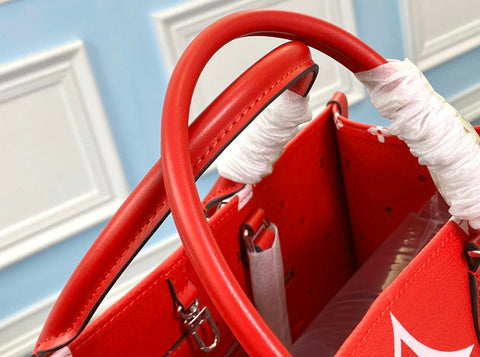 L red tote handbag