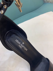 Lv b/w heels