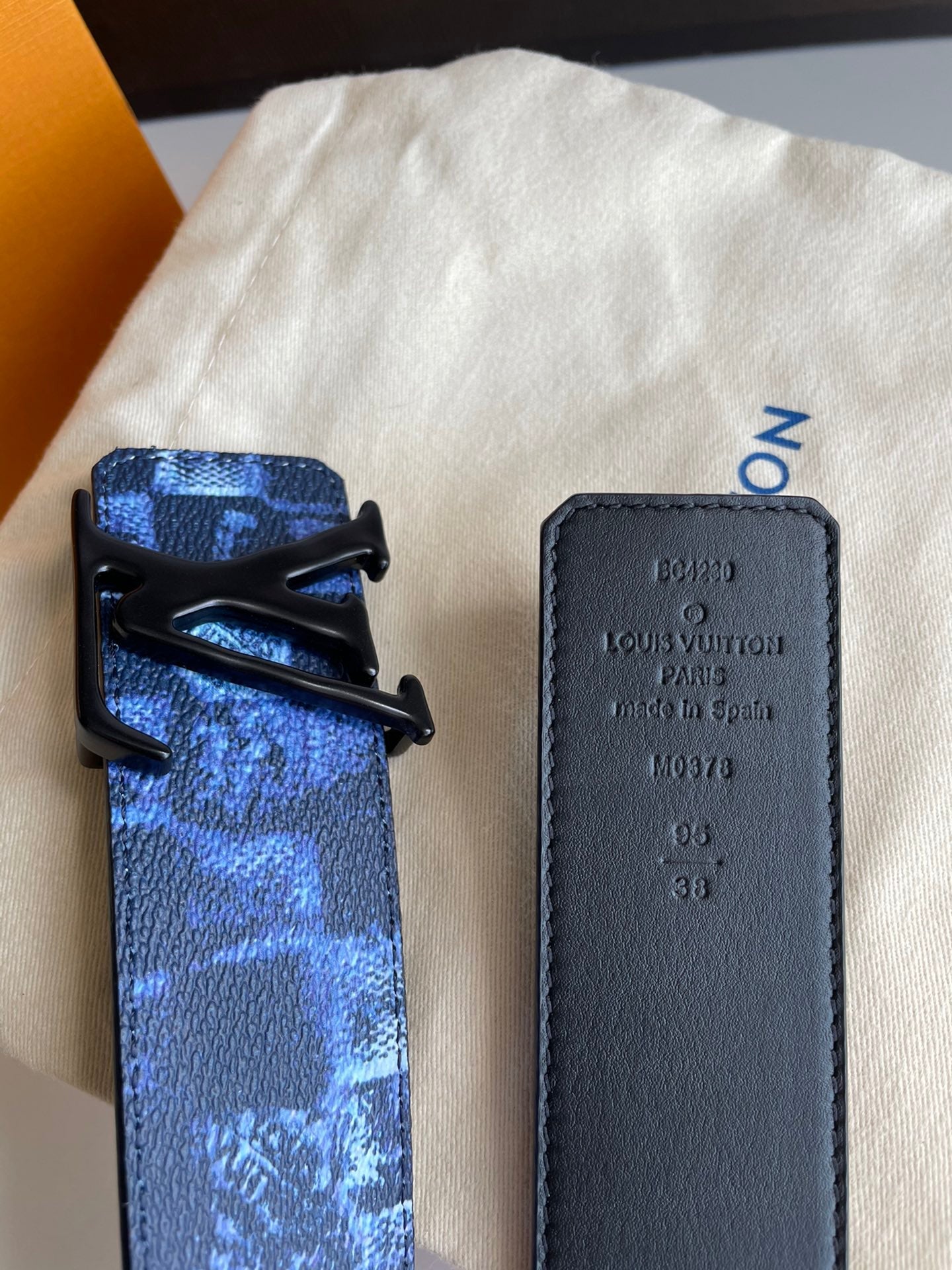 L v belt 3colors