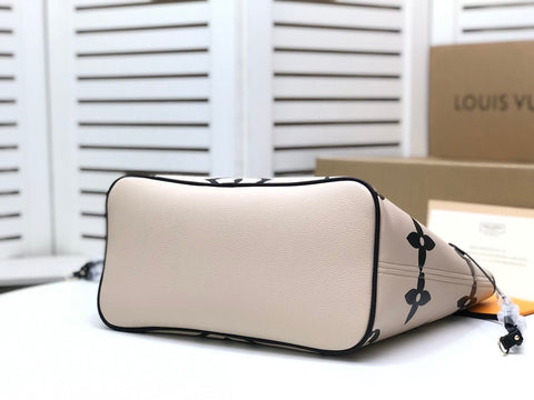 Handbag Size:32×29×17cm