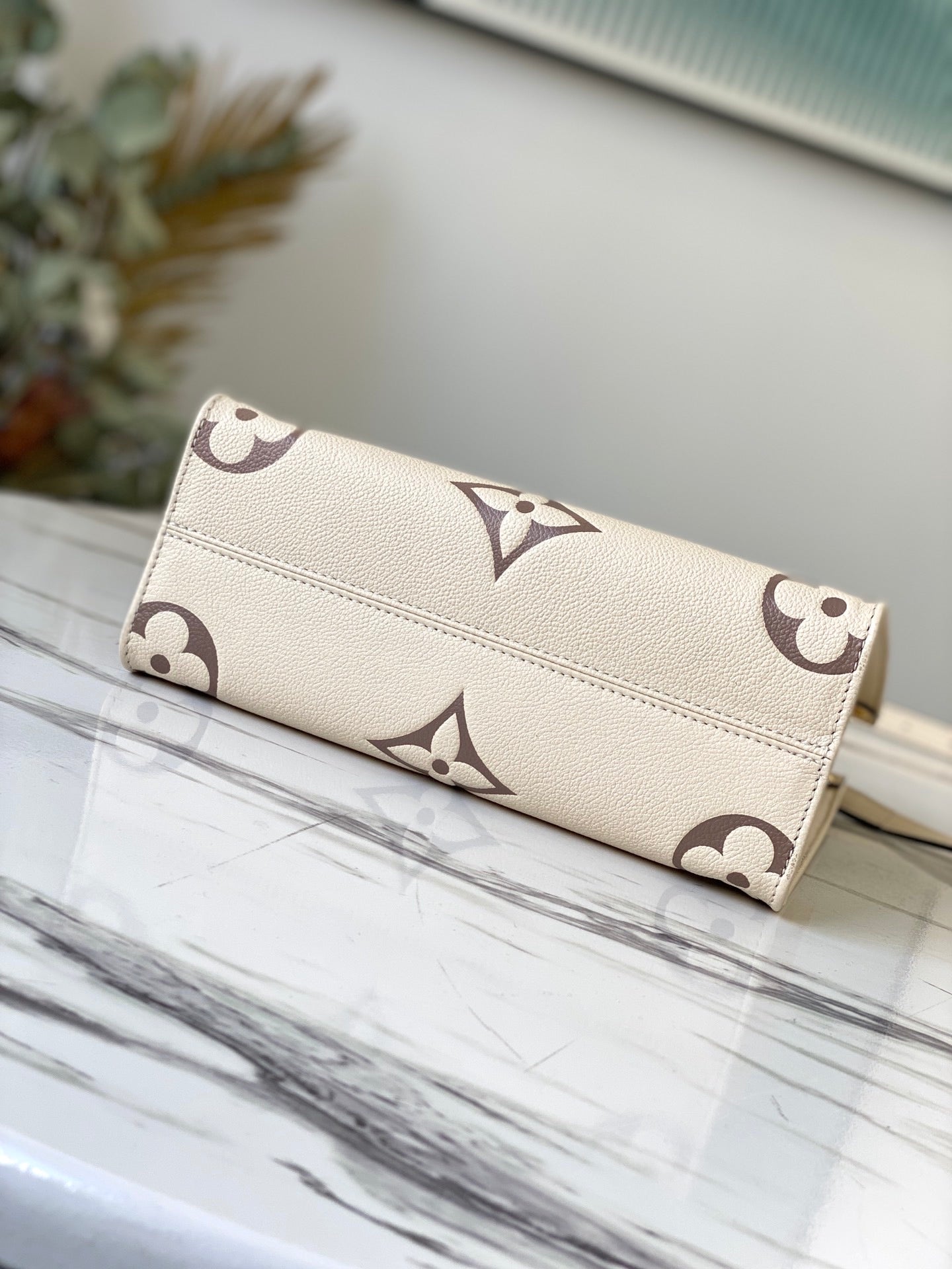 Bicolor handbag