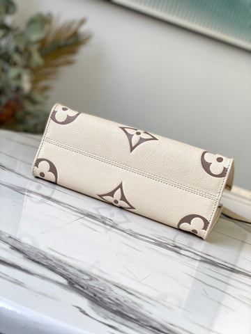 Bicolor handbag