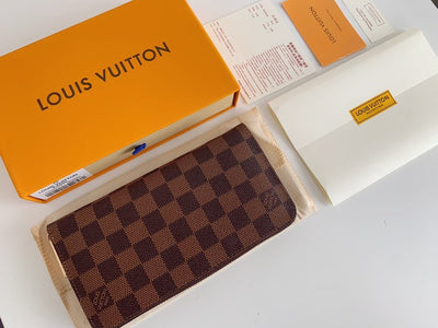 wallet zippy in brown