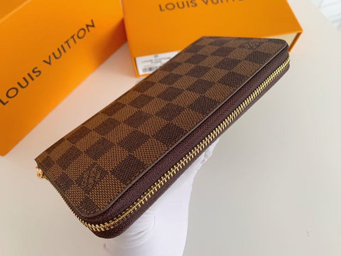 wallet zippy in brown