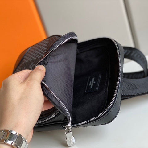 L v pouch