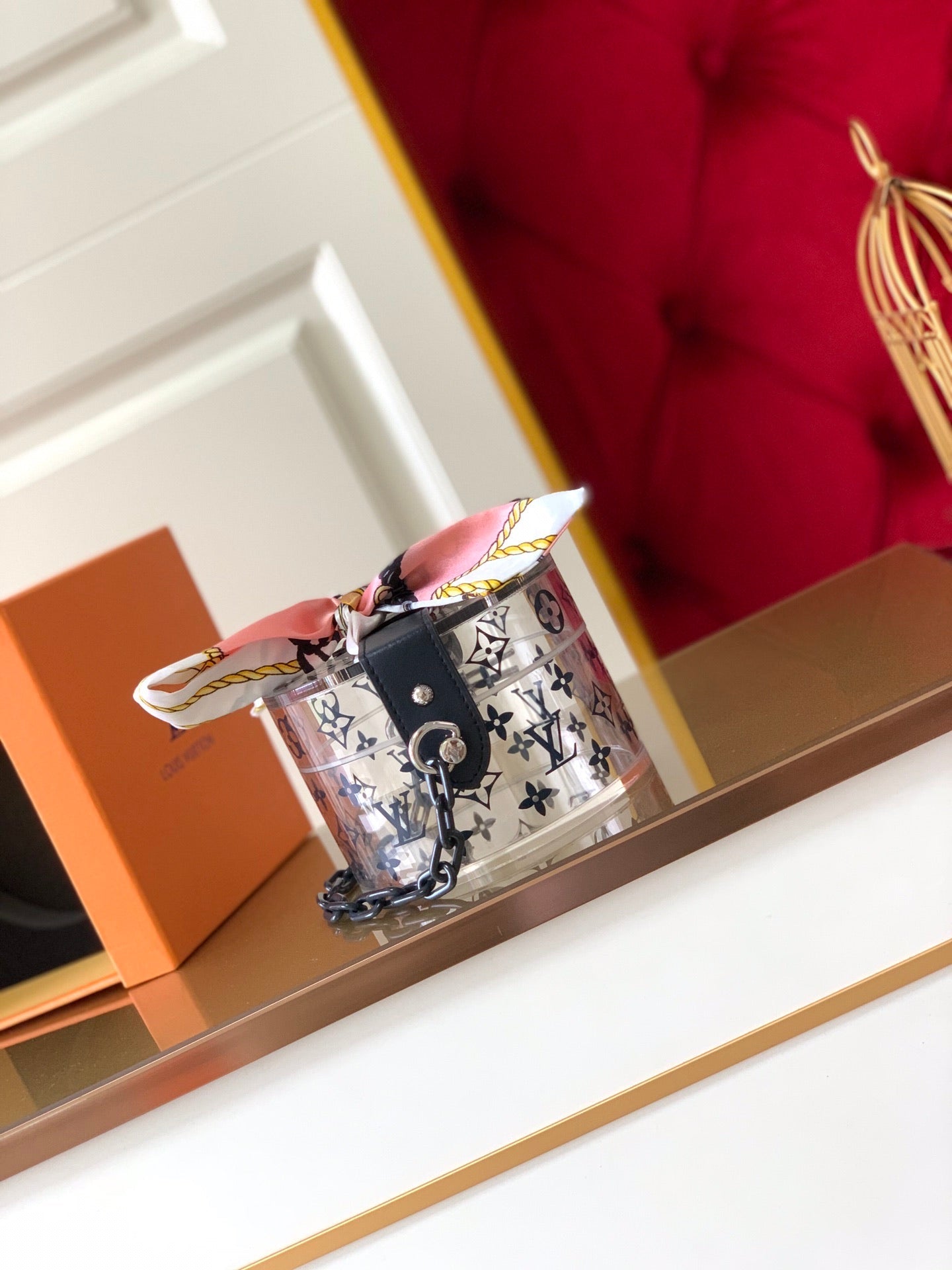Transparent jewelry box