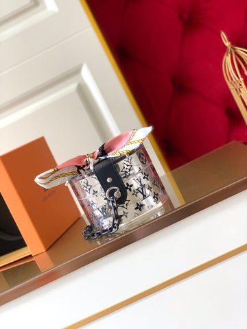 Transparent jewelry box