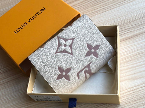 Fold white wallet