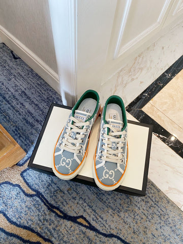 G U c c I tennis sneakers