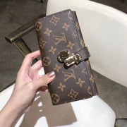 wallet buckle