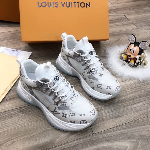 L V - S T A R R - S N E A K E R S