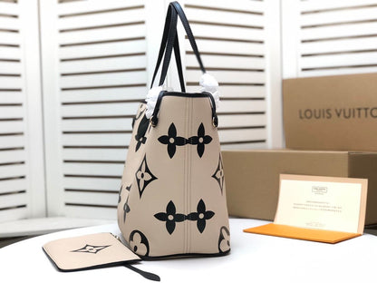 Handbag Size:32×29×17cm